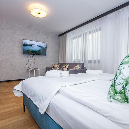 Inpoint Apartments G15 Near Old Town & Kazimierz District & Parking Option Krakow Bagian luar foto